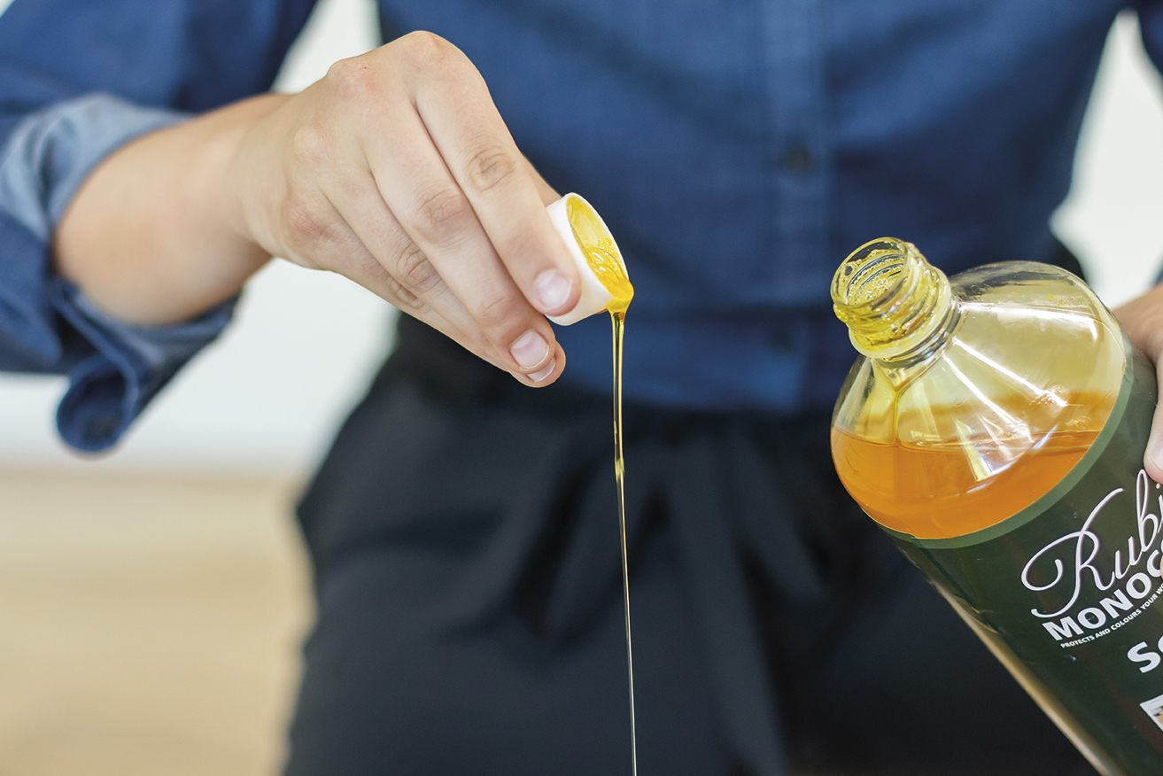 Rubio Monocoat Universal Soap – mydło do podłóg i schodów olejowanych 1 l / 2 l - obrazek 4