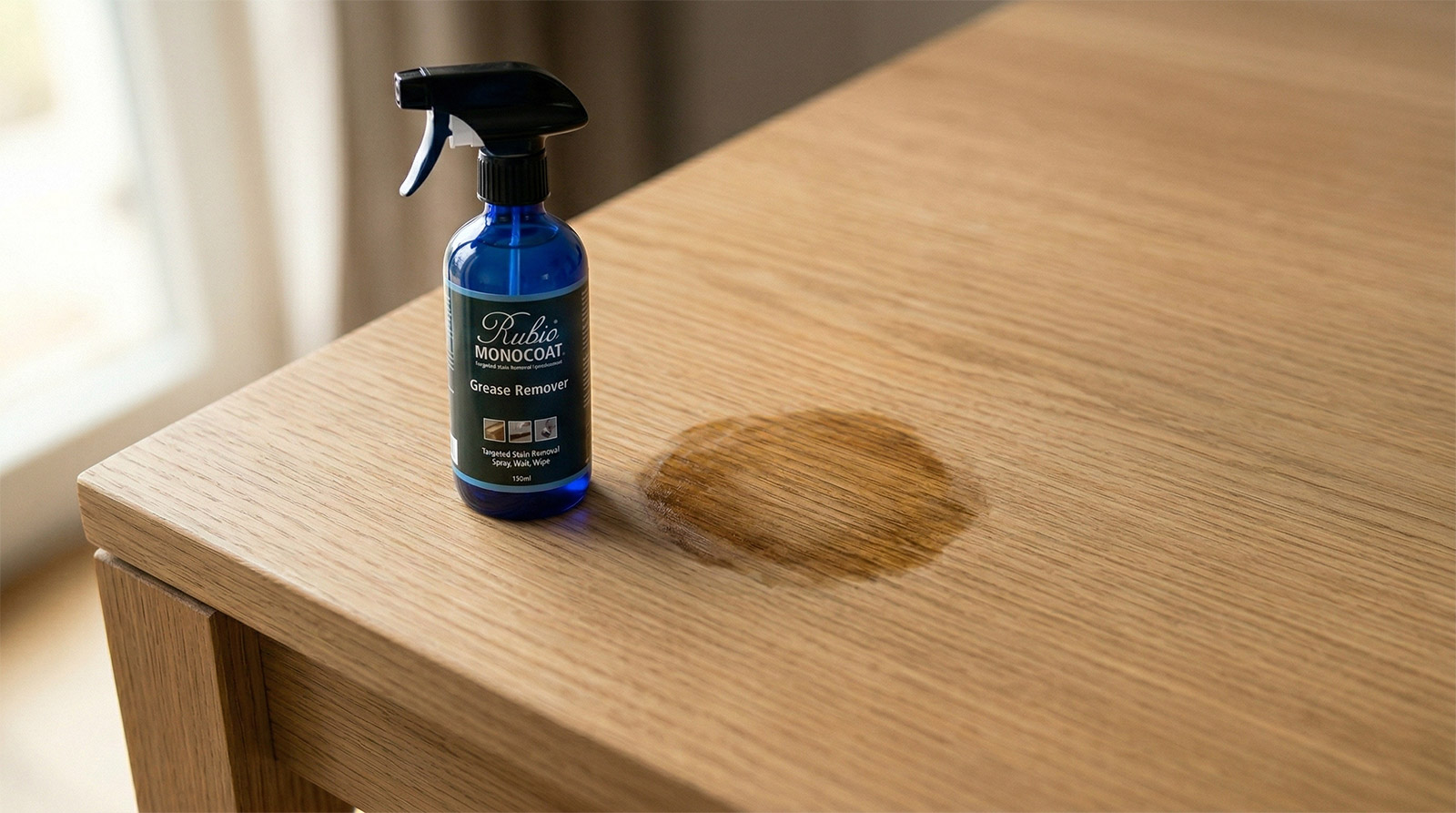 tłusta plama na drewnie